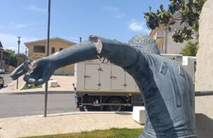 Mandas, gesto riprovevole: danneggiata la statua di Gigi Riva