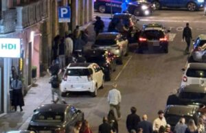 Cagliari, caos Piazza del Carmine | Costa non ci sta: “Prigionieri a casa nostra”