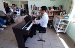 Oristano, toccante concerto di Andrea Scano per i pazienti dell’hospice