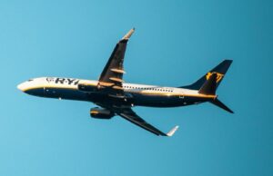 Volo Cagliari-Londra in ritardo, passeggeri bloccati 3 ore in aeroporto