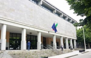 Olbia, aggredisce il marito davanti ai figli minori: attivo il codice rosso