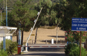 Marocchino evade dalla colonia di Is Arenas: ricerche in corso