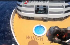 Capo Teulada, paura sulla crociera: salvato 60enne con problemi cardiaci