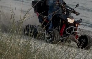 Quad a Torre delle Stelle, fuoristrada a Capo Comino: cafoni in spiaggia