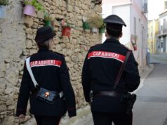 Uta, minacce di morte e violenze fisiche alla moglie: 37enne in manette