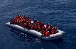 Cagliari, arrestati tre scafisti: abbandonarono dieci migranti in mare