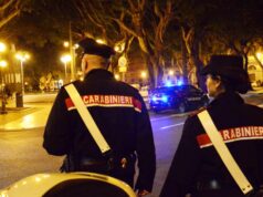 Cagliari, lite in piazza Matteotti: uomo aggredito con calci e pugni da 3 individui