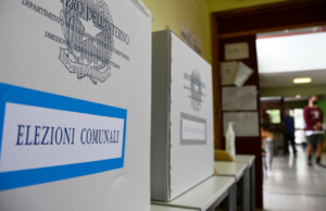 Comunali e referendum, seggi aperti fino alle 15: a Nuoro affluenza in calo