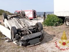 Sant’Antioco, spaventoso incidente con ribaltamento: tre veicoli coinvolti