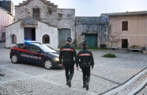 Paura a Pula, 28enne semina il panico in resort: scatta l’arresto