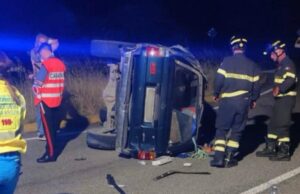 Incidente sulla Alghero-Bosa: auto si ribalta, due feriti