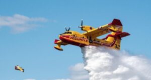 Grande incendio a Teulada: 3 elicotteri e 2 Canadair in azione