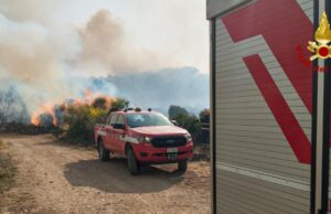 Incendi in Sardegna: oltre 40 roghi in un giorno, in azione 3 Canadair