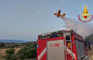 Sardegna, centinaia di ettari in fumo per gli incendi | Todde: “Risposta corale”
