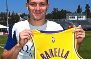 Barella, i Lakers omaggiano il centrocampista sardo dell’Inter