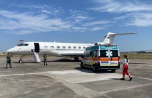 Neonato in pericolo di vita trasportato d’urgenza da Cagliari a Milano