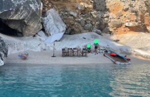 Cala Goloritzé, lo sbarco dei maleducati | Il Comune: “Non la prestiamo”