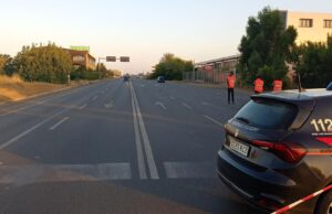 Tragedia sulla 554, uomo a piedi travolto da un’auto: è morto sul colpo