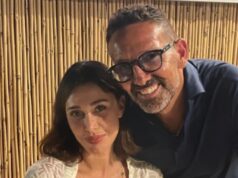 Belen Rodriguez in Sardegna, scatto social con il sindaco di Golfo Aranci