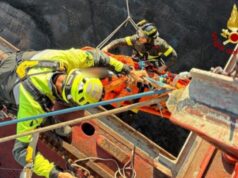 Portoscuso, operaio ferito nella stiva di una nave