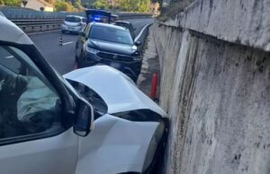Sassari, scontro tra due auto: un ferito, l’altro fugge a piedi