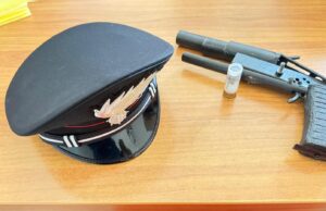 Carbonia, fermato con una pistola artigianale: 20enne in manette