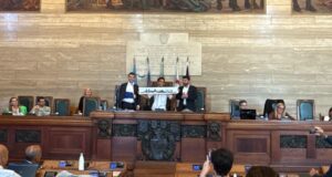 Cagliari, salva un bagnante al Poetto: Luca Palmas premiato dal sindaco