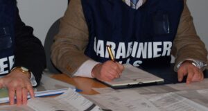 Cagliari, in casa una clinica estetica abusiva: denunciata una 35enne