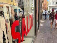 Tutti pazzi per i saldi anche in Sardegna: prevista spesa media di 157 euro