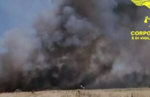 Ancora paura a Olbia: fiamme vicino all’aeroporto, chiuso lo spazio aereo