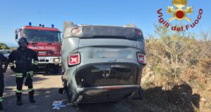 Santa Teresa, auto ribaltata: conducente in ospedale