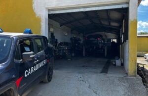 San Basilio, sequestrata un’officina abusiva: rifiuti pericolosi sversati nel terreno