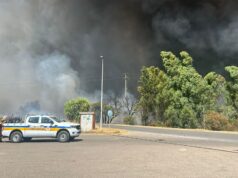 Incendio alle porte di Carbonia: evacuate case, in volo Canadair e Super Puma