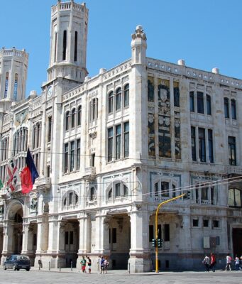 Cagliari, tempi ridotti e caos domande: contestazioni per i concorsi del Comune