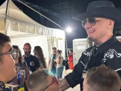 J-Ax, incontro speciale a Iglesias con i bimbi dell’associazione Charlibrown