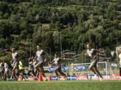 Cagliari, si lavora in ritiro: Pisacane prova subito due moduli tattici