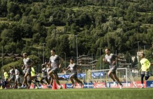 Cagliari, si lavora in ritiro: Pisacane prova subito due moduli tattici