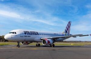 Alghero, passeggeri bloccati in aeroporto: volo in ritardo di 18 ore