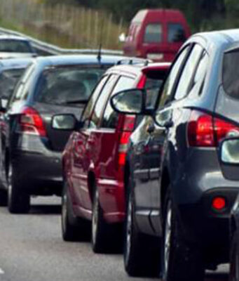 Nuoro, caos a Pasquetta: decine di pneumatici distrutti, ma mistero sulle cause