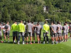 Cagliari, Yerry Mina è giunto in ritiro: con lui anche il presidente Giulini