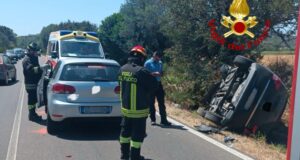 Paura ad Alghero, scontro tra due auto: veicolo sbalzato fuori dalla carreggiata