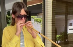 Lucio Corsi innamorato della Sardegna: cerca insegnante di Launeddas