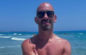 Villasimius, vacanze in Sardegna per il virologo Matteo Bassetti