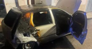 Paura a Ittiri, incendiata auto nella notte: si pensa ad atto intimidatorio