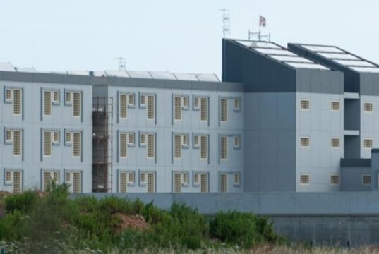41 bis a Uta, arrivati i primi 40 detenuti: scoppia la bufera politica