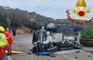 Paura ad Arzachena, auto si ribalta e precipita dai tornanti: un ferito grave