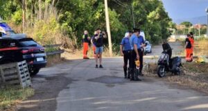 Tragedia a Terralba, cade nel canale con lo scooter: 17enne perde la vita