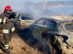 Villasimius, cimitero di auto bruciate a Punta Molentis | Video