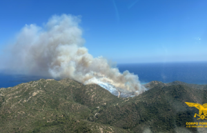 Incendio Punta Molentis, caccia al responsabile: intercettata un’auto