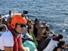 Inferno a Punta Molentis: 140 bagnanti evacuati via mare